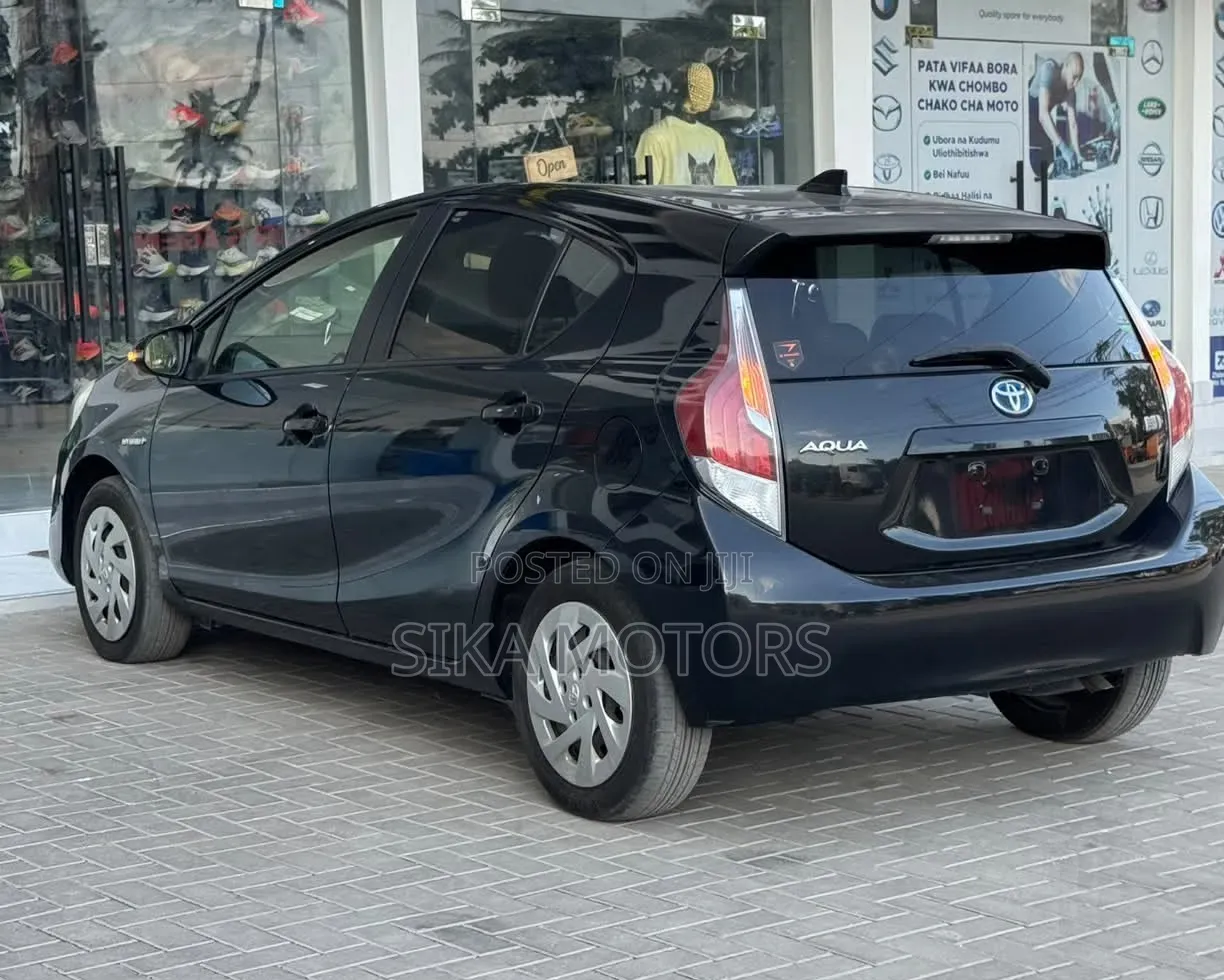 Toyota Aqua 2015 Black
