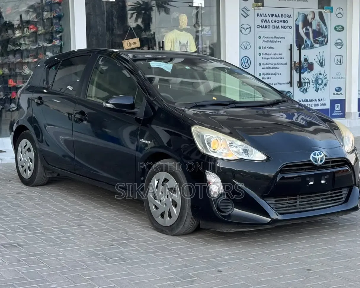 Toyota Aqua 2015 Black