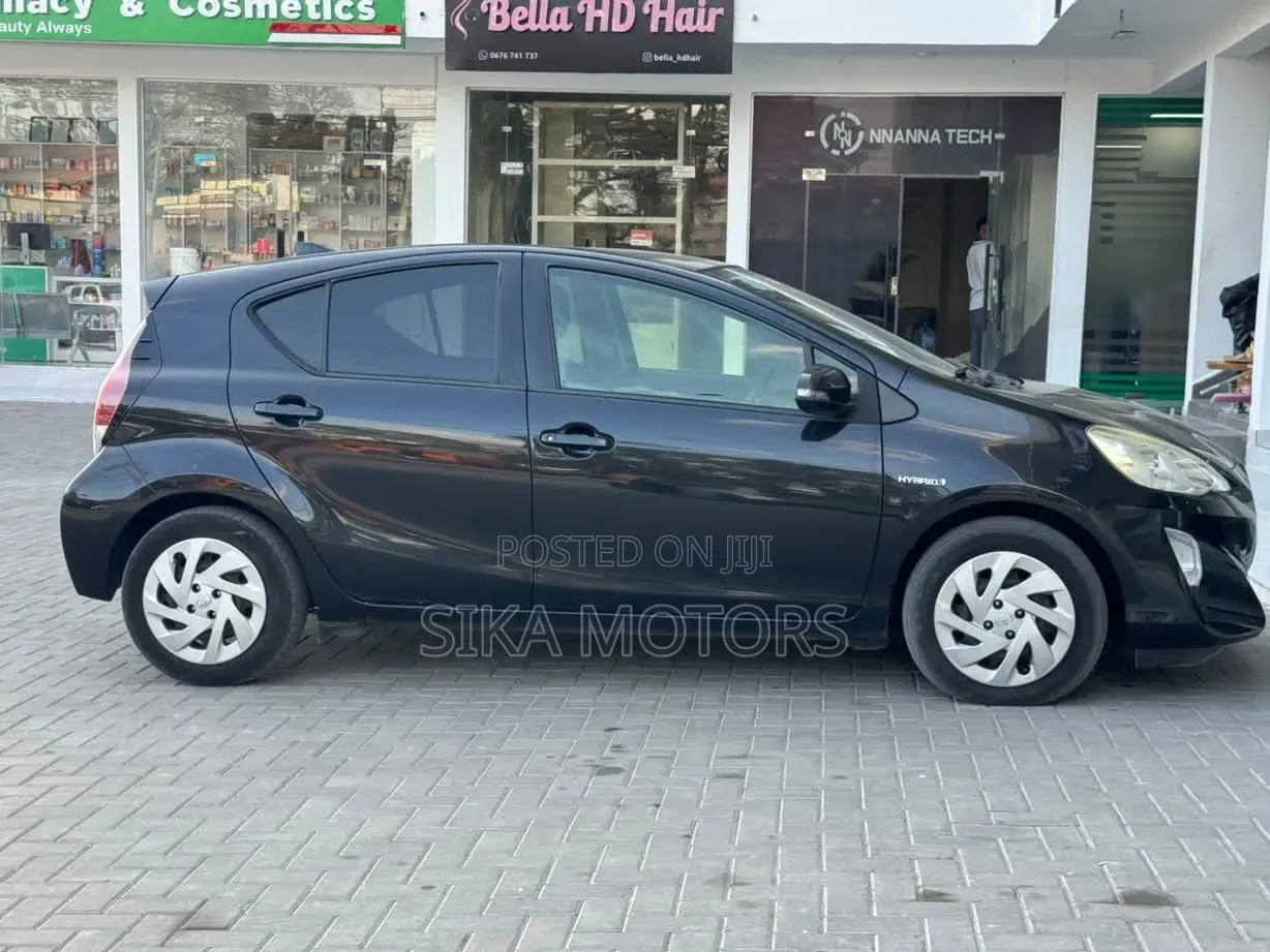 Toyota Aqua 2015 Black
