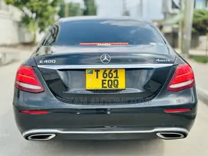 Mercedes-Benz E400 2013 Black