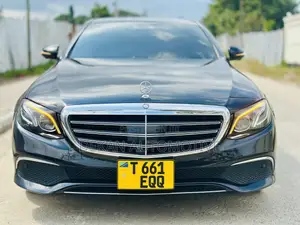 Mercedes-Benz E400 2013 Black