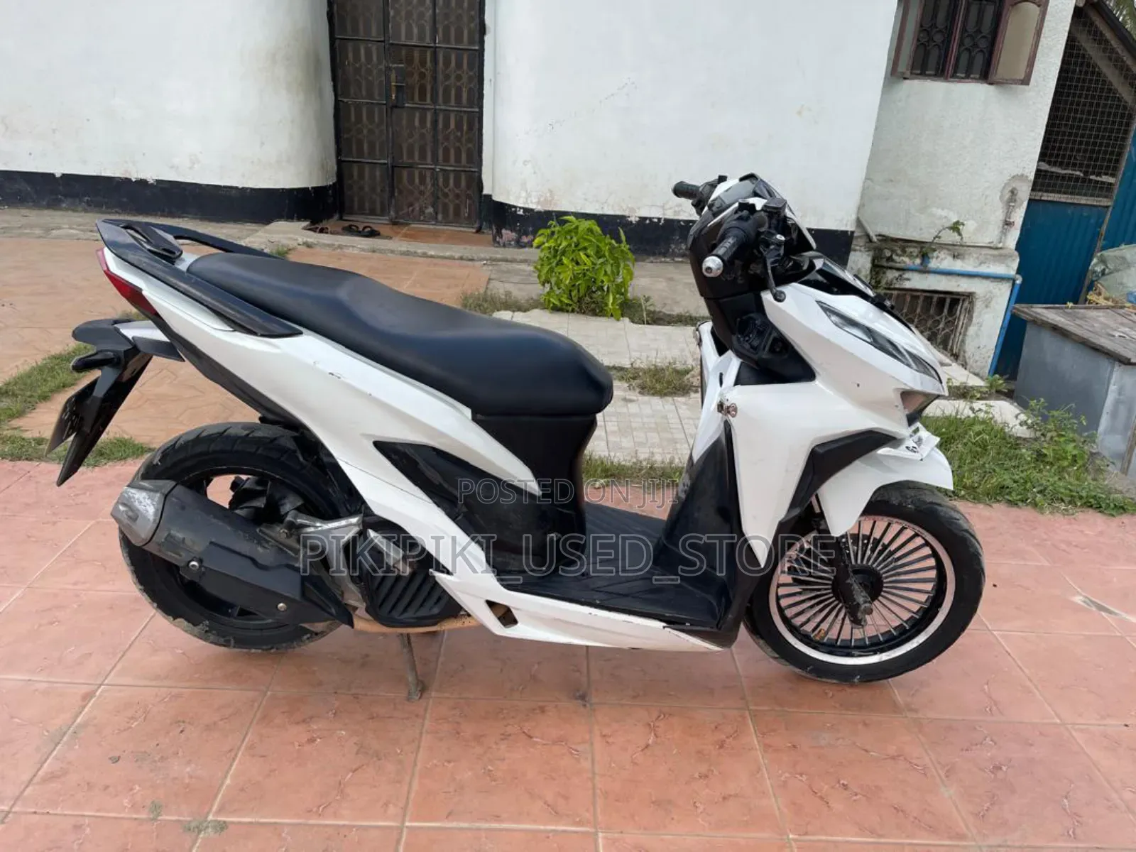 Honda VF 2025 White