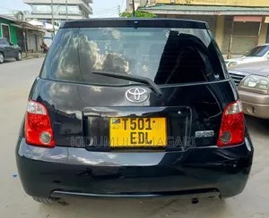 Toyota IST 2004 Black