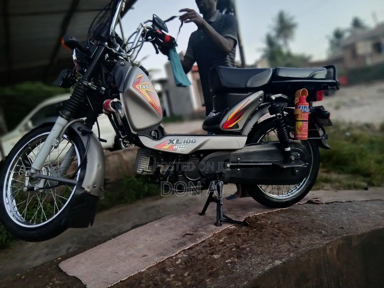 TVS XL 100 2025 Gray