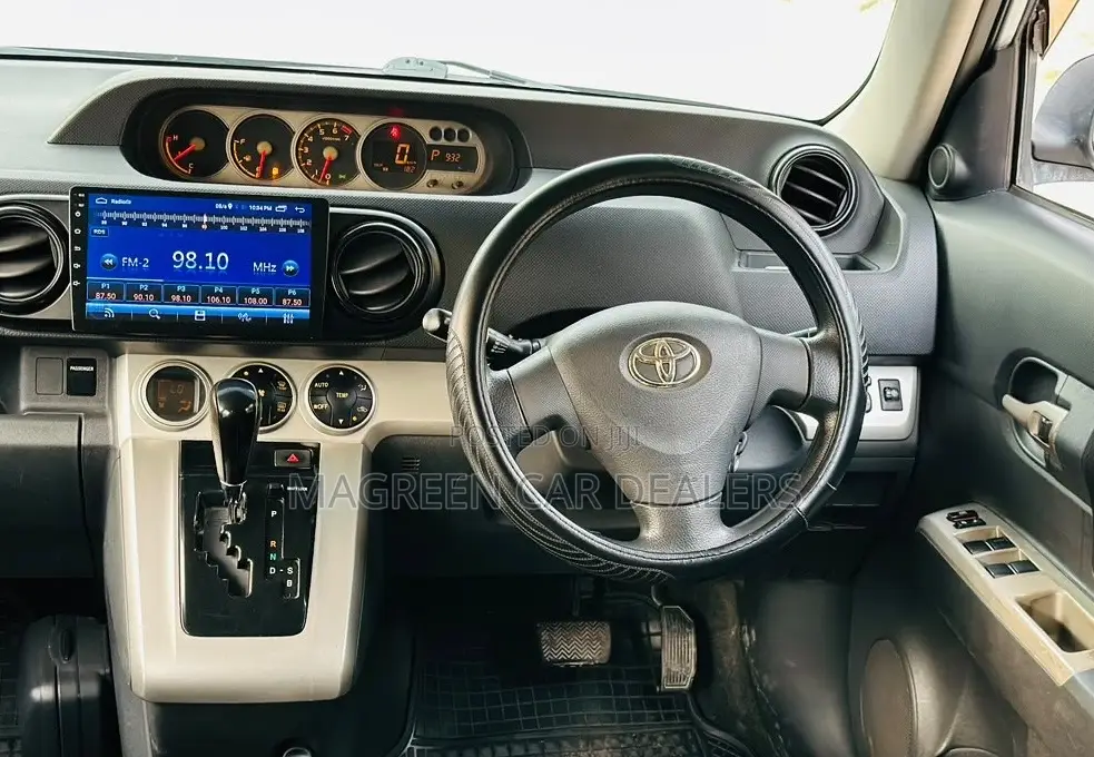 Toyota Corolla Rumion 2009 Silver