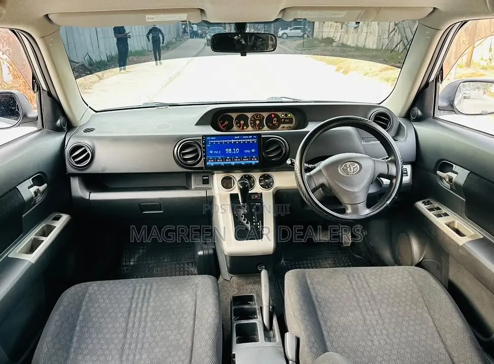 Toyota Corolla Rumion 2009 Silver