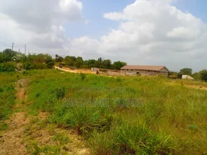 *Prime Plot for Sale at Oyster Bay*