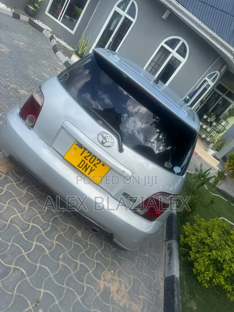 Toyota IST 2004 Silver