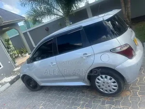 Toyota IST 2004 Silver