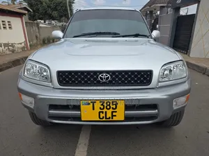 Toyota RAV4 1999 Silver