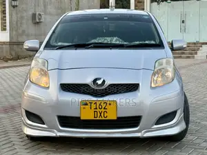 Toyota Vitz 2006 Gray