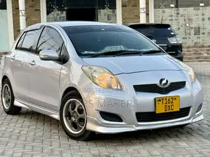 Toyota Vitz 2006 Gray