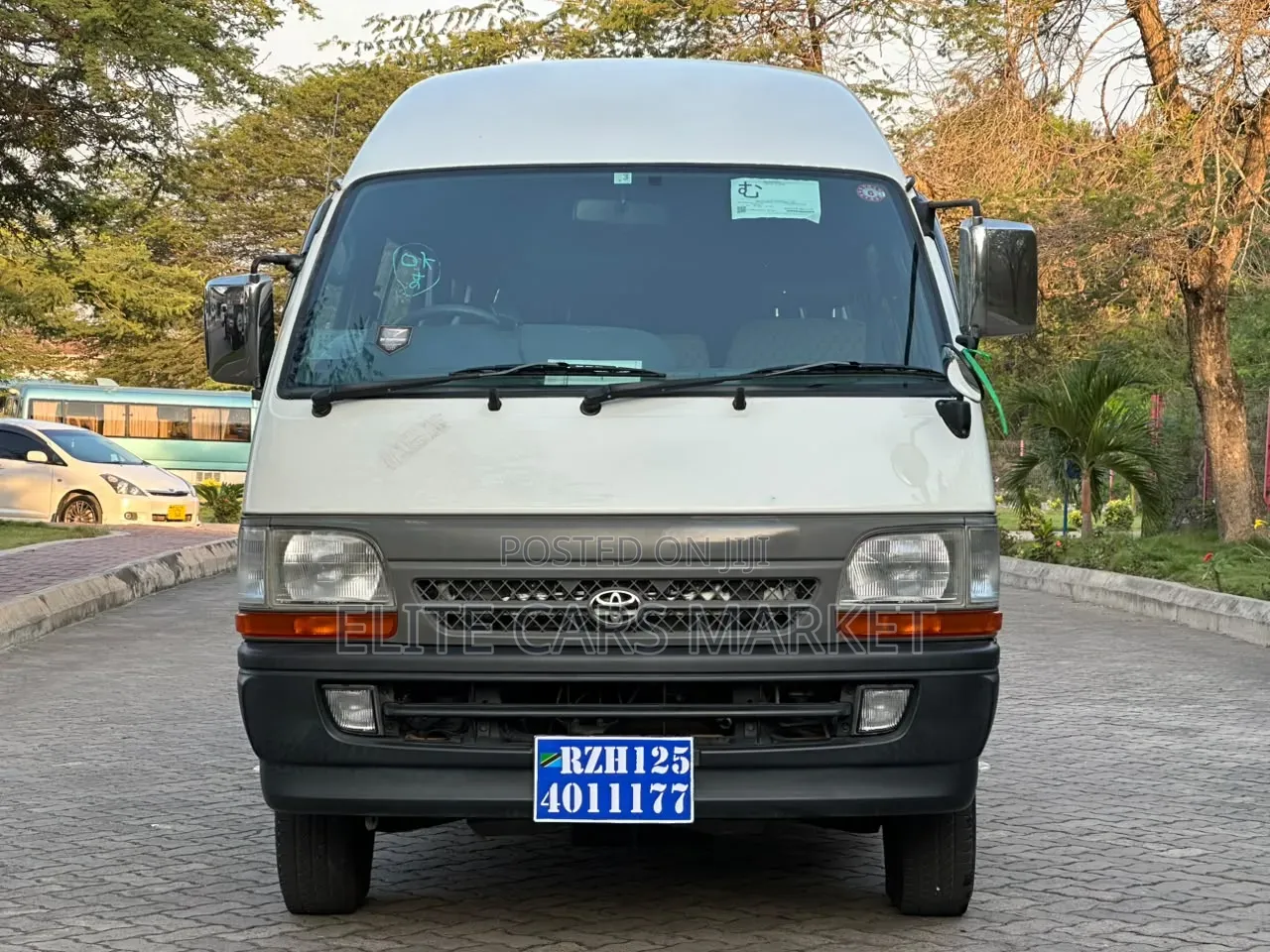 Toyota HiAce 2003 White
