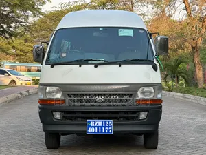 Toyota HiAce 2003 White