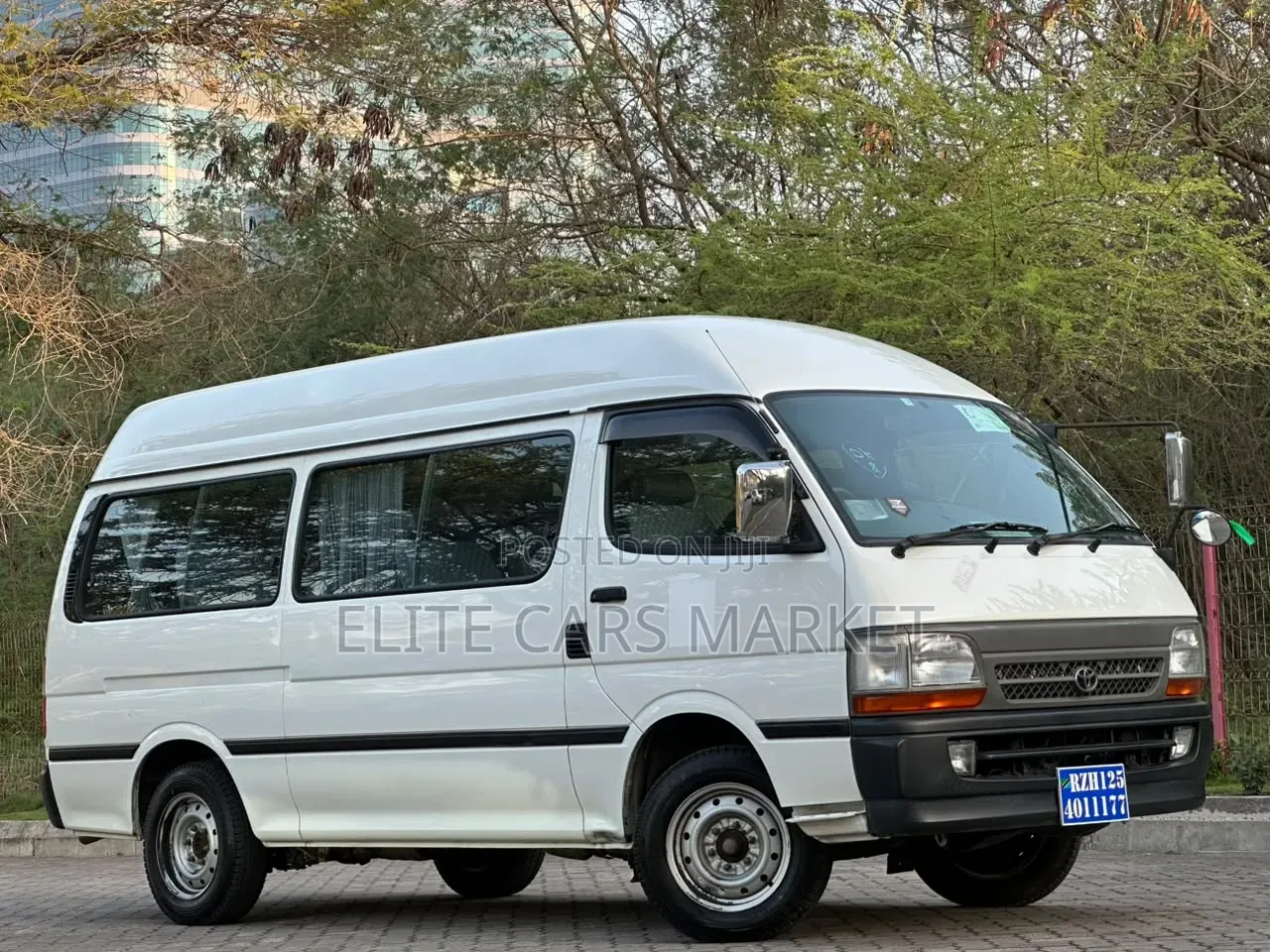 Toyota HiAce 2003 White