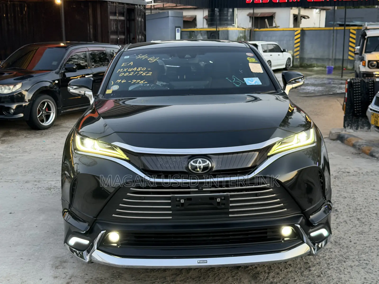 Toyota Harrier 2.0 2020 Black
