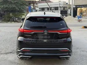 Toyota Harrier 2.0 2020 Black
