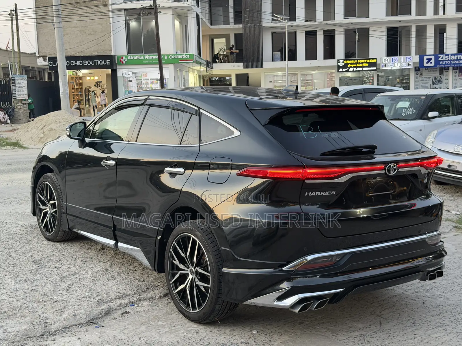 Toyota Harrier 2.0 2020 Black