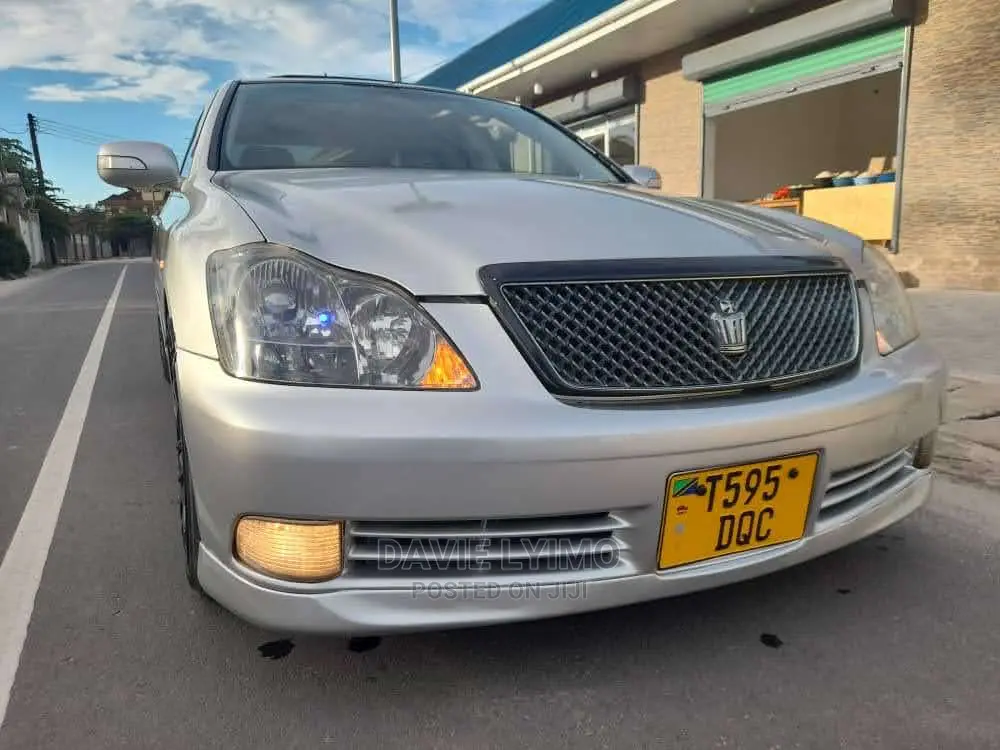 Toyota Crown 2005 Silver