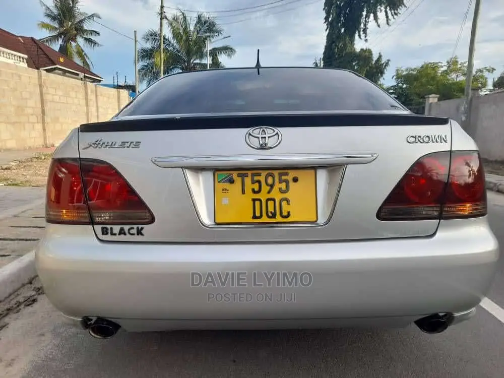 Toyota Crown 2005 Silver