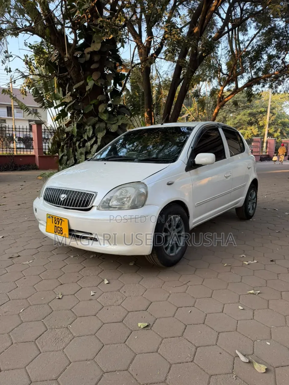 Toyota Vitz 2003 Silver
