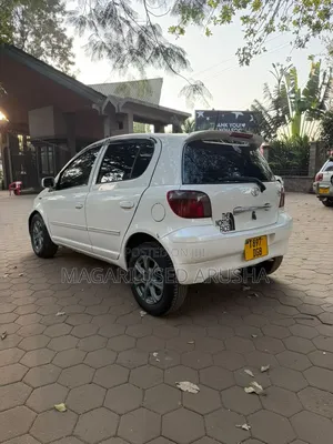 Toyota Vitz 2003 Silver