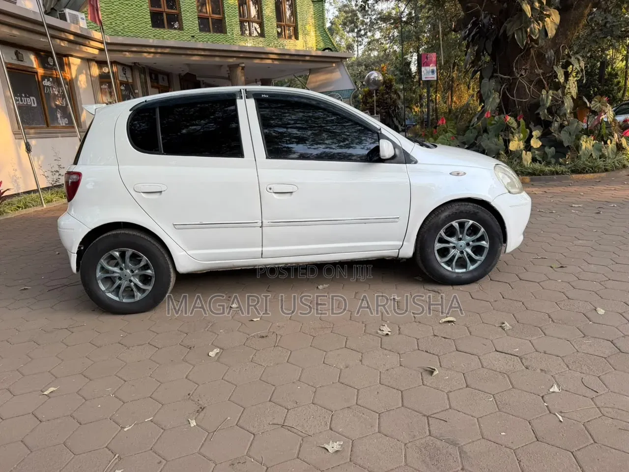Toyota Vitz 2003 Silver