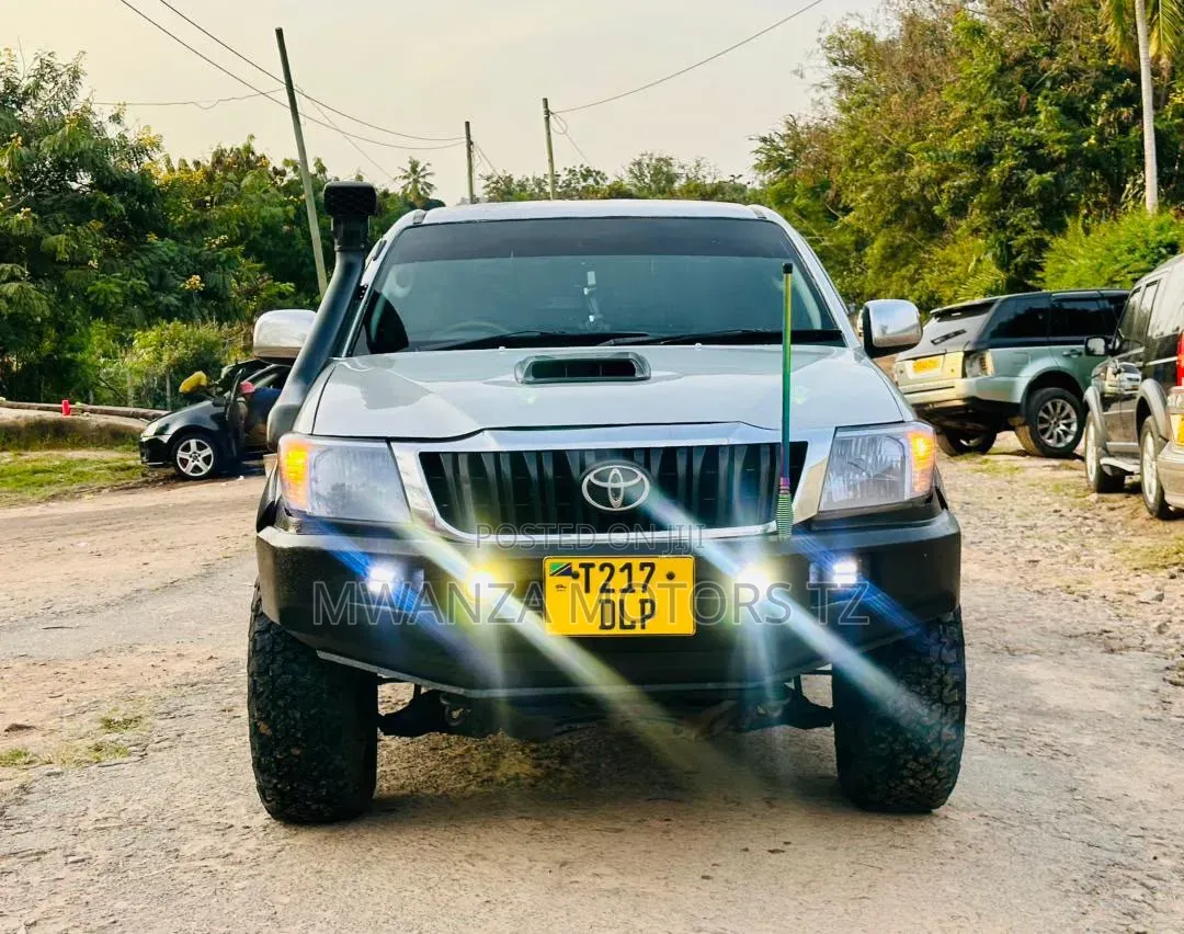 Toyota Hilux 2018 Silver