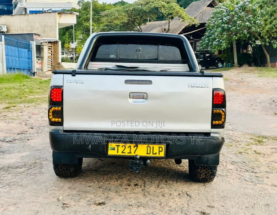 Toyota Hilux 2018 Silver