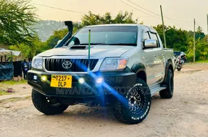 Toyota Hilux 2018 Silver
