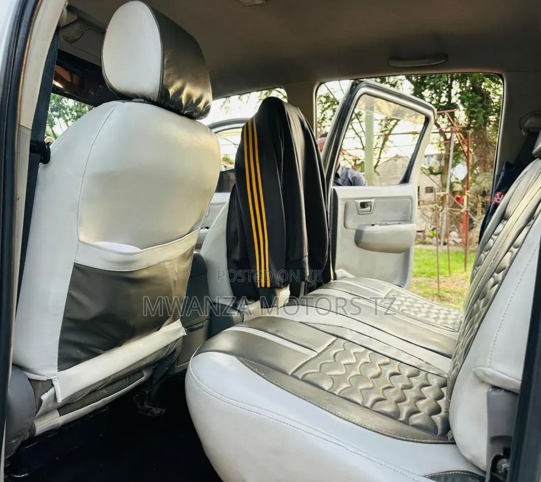Toyota Hilux 2018 Silver