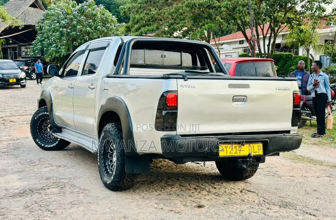 Toyota Hilux 2018 Silver