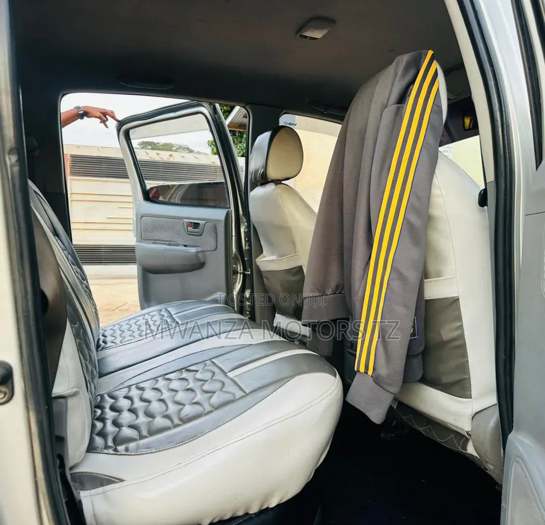 Toyota Hilux 2018 Silver