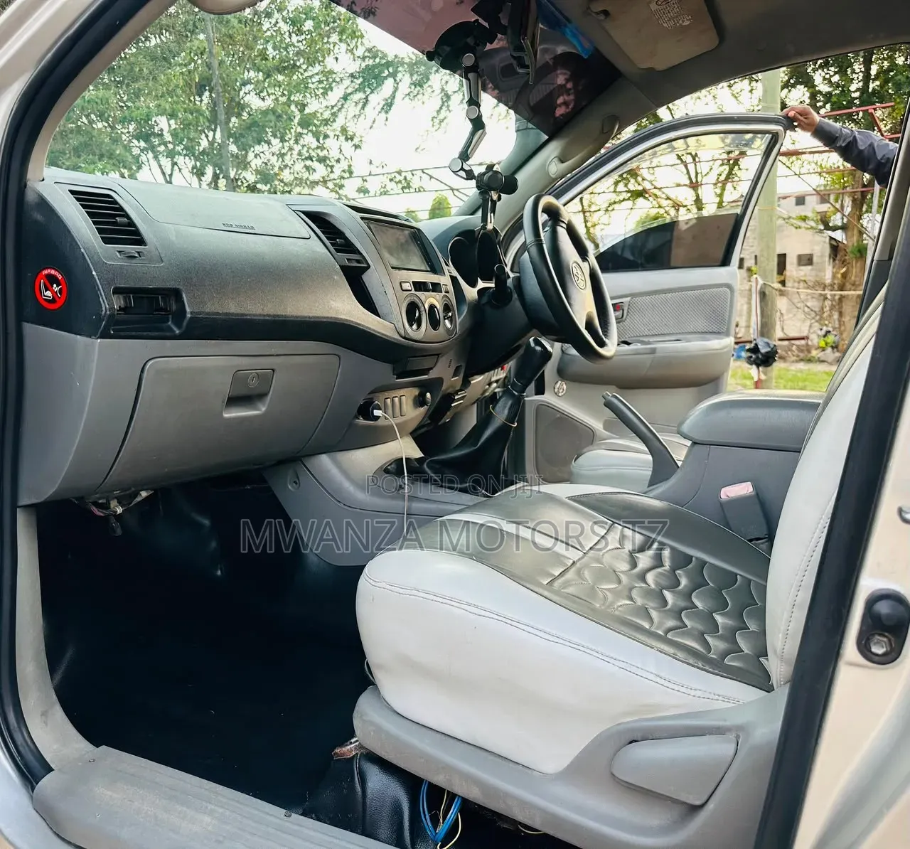 Toyota Hilux 2018 Silver