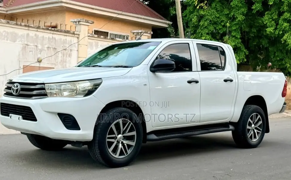 Toyota Hilux 2017 White