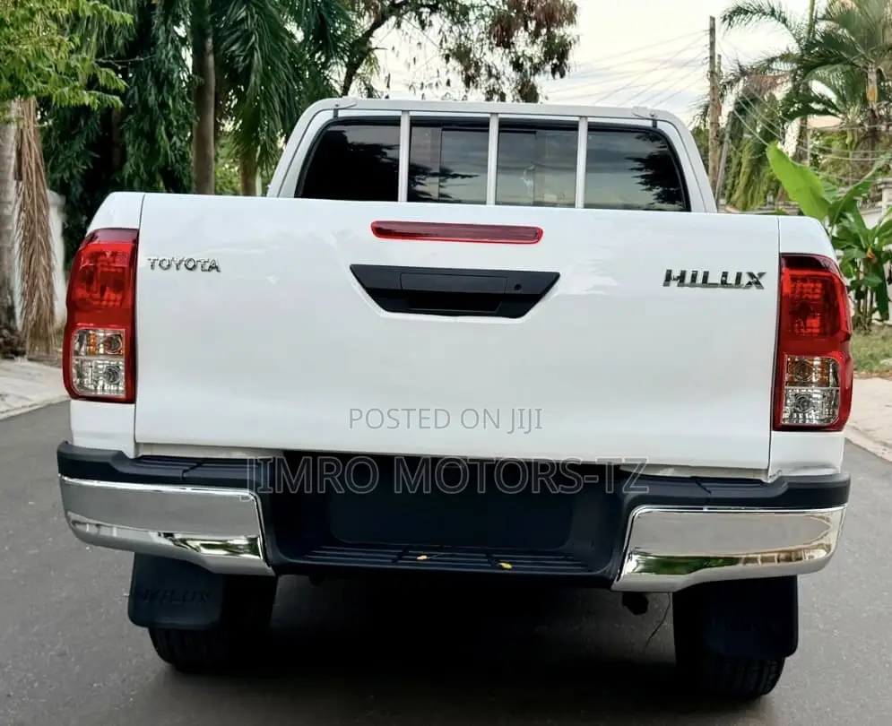 Toyota Hilux 2017 White