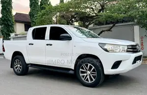 Toyota Hilux 2017 White
