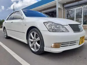 Toyota Crown 2005 White