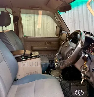Toyota Land Cruiser 2016 White