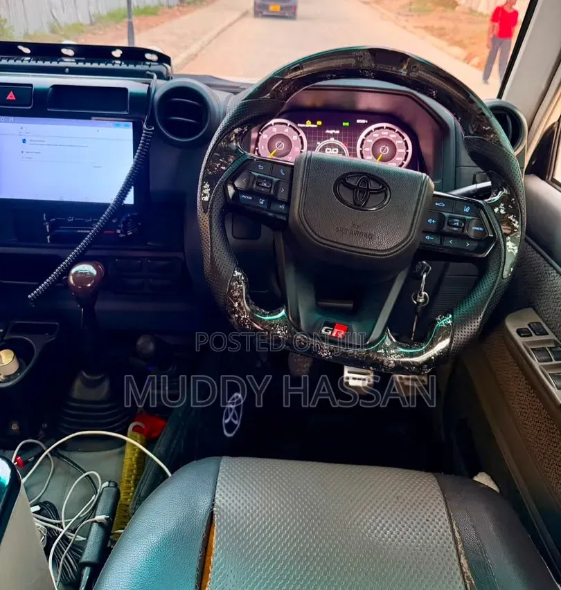 Toyota Land Cruiser 2016 White