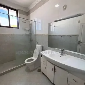 Furnished 5bdrm Villa in Ada Estate for rent