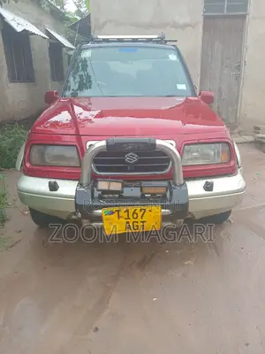 Suzuki Escudo 1999 Red