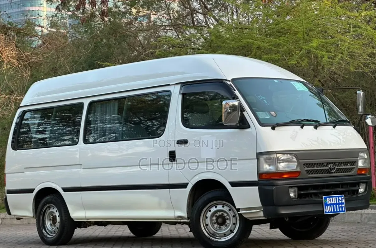 Toyota HiAce 2003 White