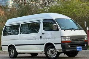 Toyota HiAce 2003 White