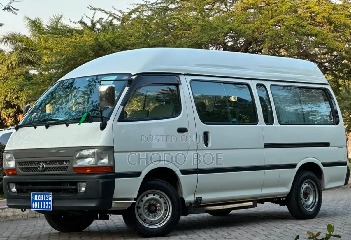 Toyota HiAce 2003 White