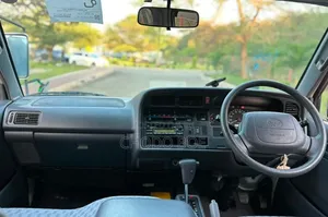 Toyota HiAce 2003 White