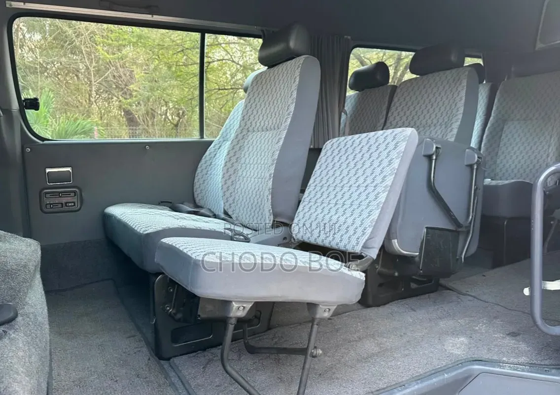 Toyota HiAce 2003 White