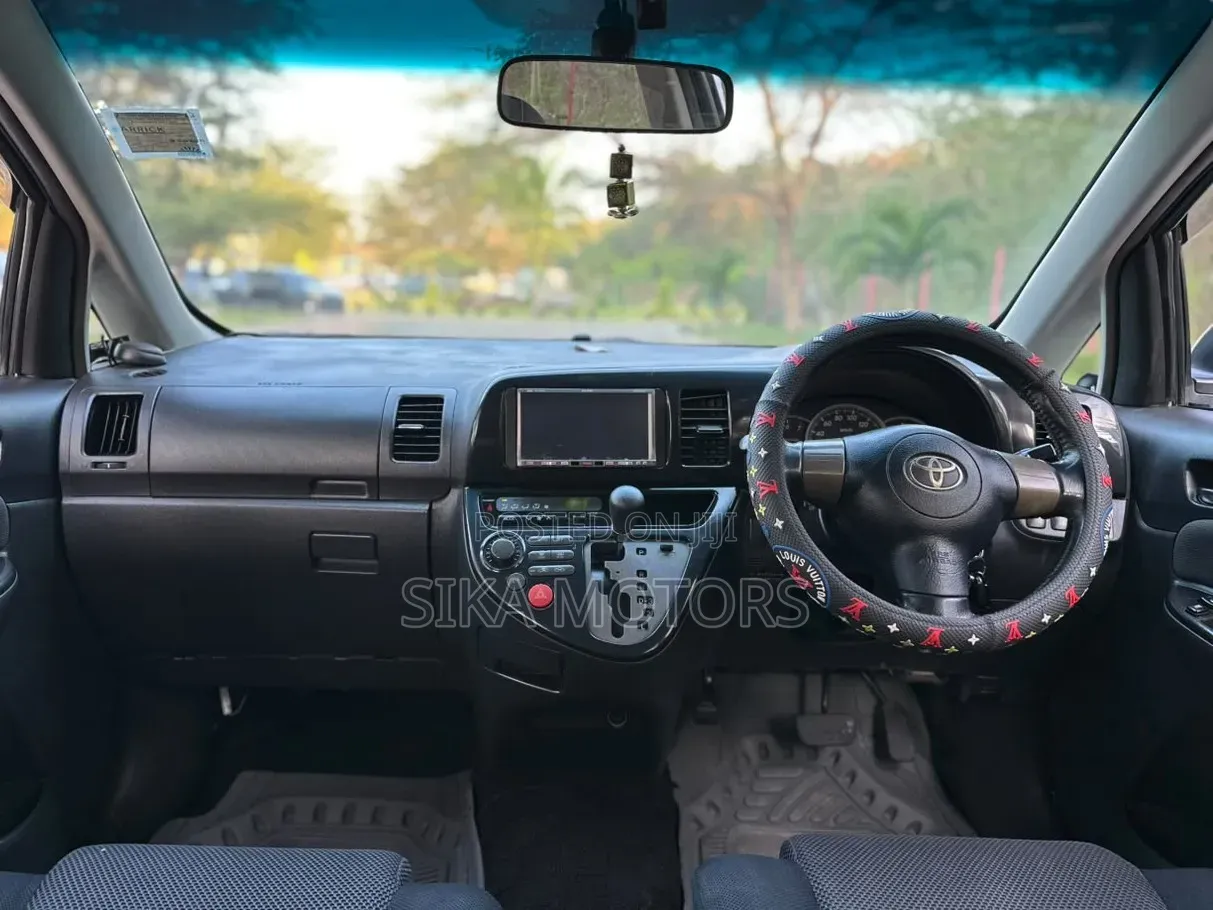 Toyota Wish 2006 White