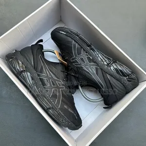 Sneakers Peace 4
