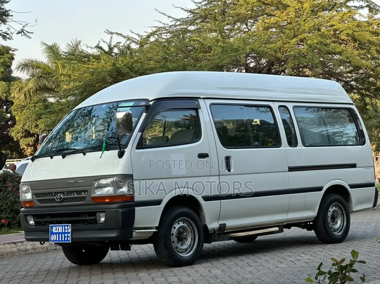 Toyota HiAce 2003 White